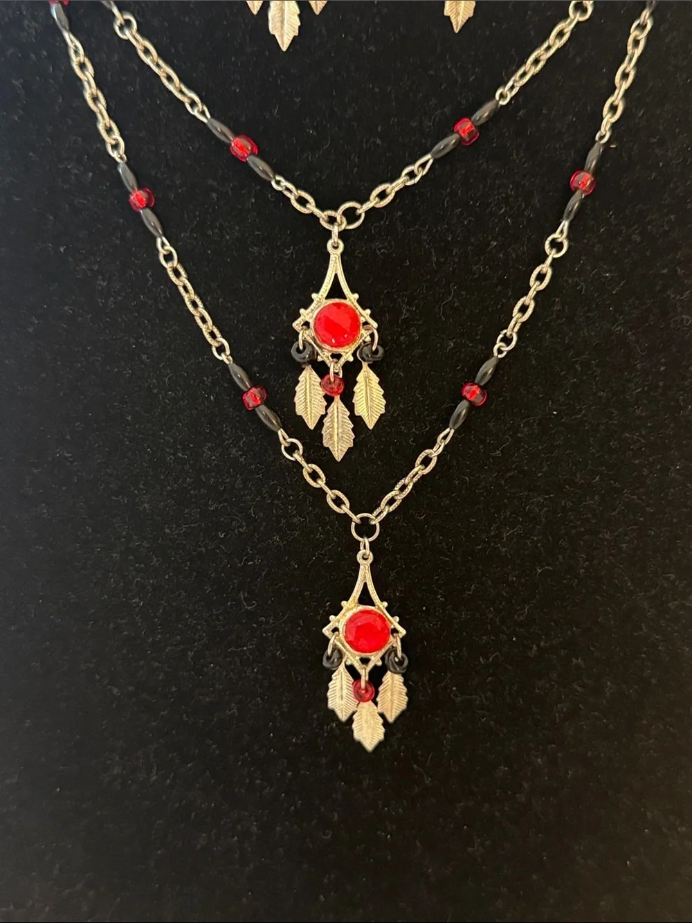 Vintage Silver Tone Red Black Double Layered Necklace Dangle Drop Earrings Set